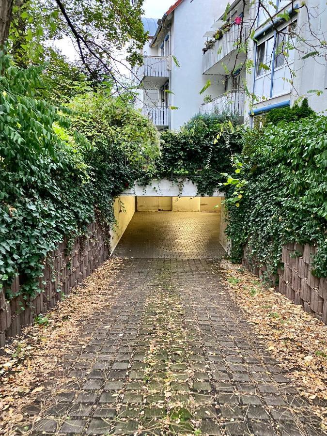 Wohlfuehl-Apartment Mit Kostenfreier Tiefgarage, Wifi & Terrasse Leipzig Exterior foto